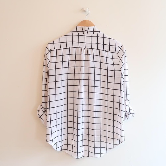 Minimalist Grid Blouse - Picture 3 of 3